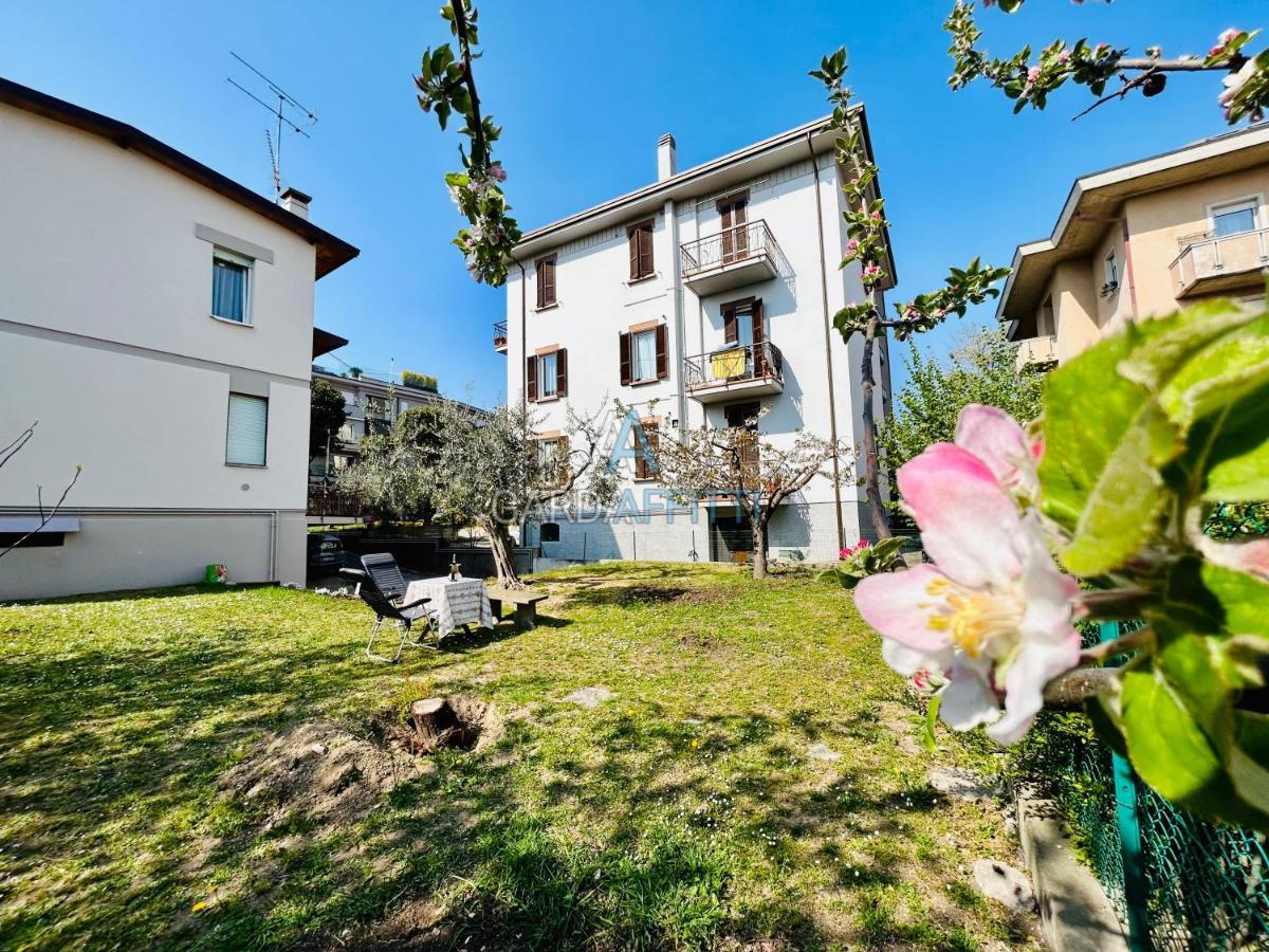 Ares Apartment - Vicino Al Lago Di Garda E Alla Stazione Treno Desenzano del Garda Eksteriør billede