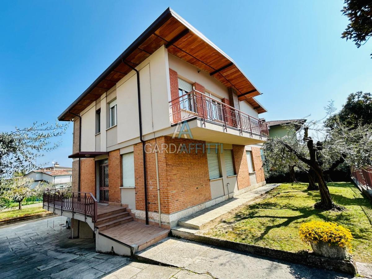 Ares Apartment - Vicino Al Lago Di Garda E Alla Stazione Treno Desenzano del Garda Eksteriør billede