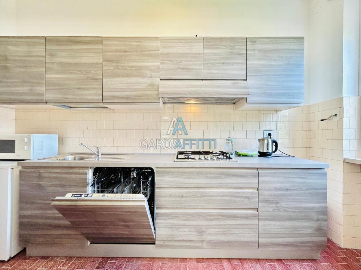 Ares Apartment - Vicino Al Lago Di Garda E Alla Stazione Treno Desenzano del Garda Eksteriør billede