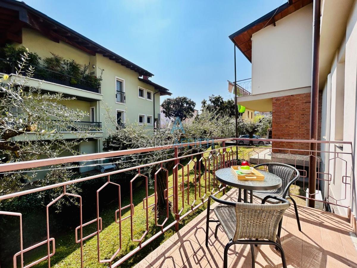Ares Apartment - Vicino Al Lago Di Garda E Alla Stazione Treno Desenzano del Garda Eksteriør billede